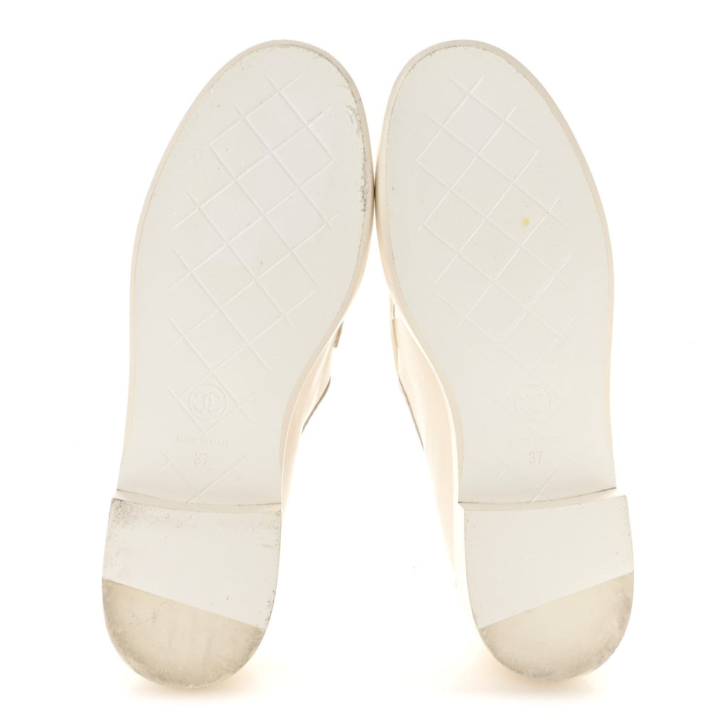 Lambskin Quilted CC Turnlock Loafers 37 White
