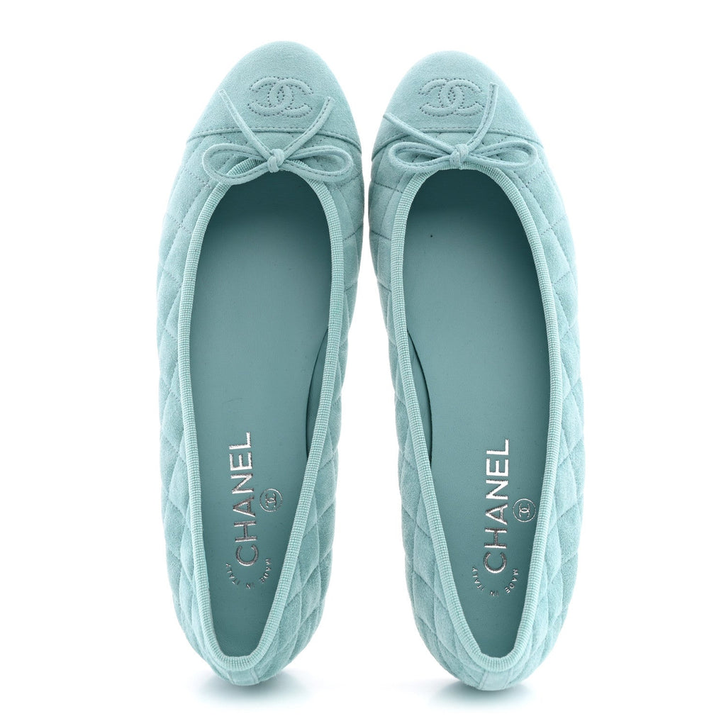 Suede Calfskin Quilted Cap Toe CC Ballerina Flats 41 Light Blue
