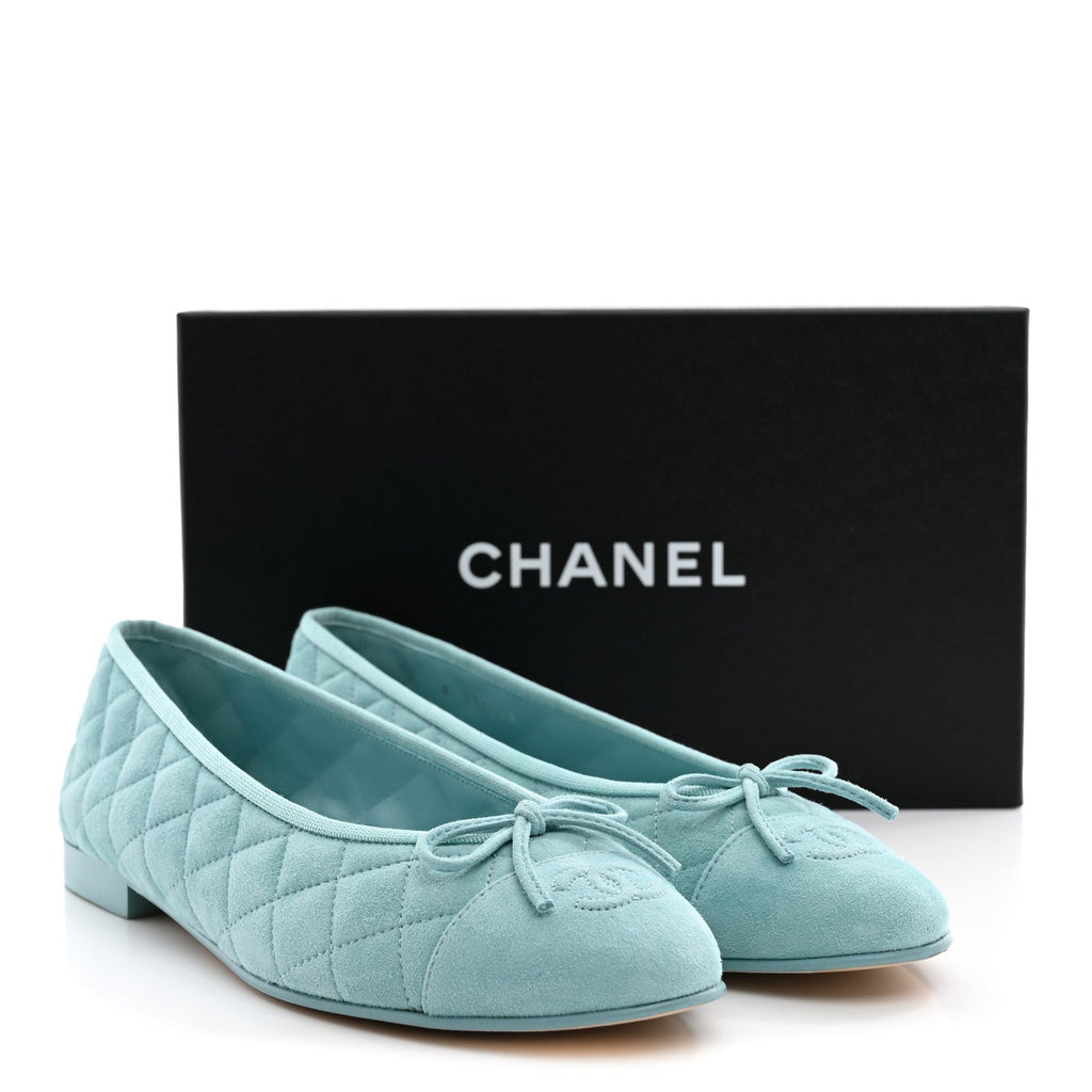 Suede Calfskin Quilted Cap Toe CC Ballerina Flats 41 Light Blue
