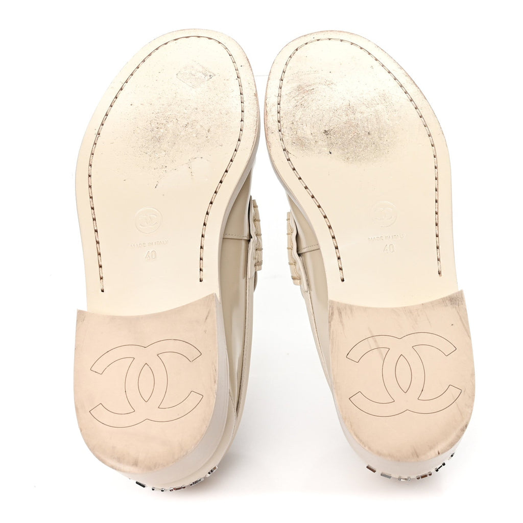 Shiny Calfskin Logo Loafers 40 Light Beige