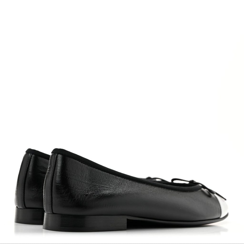 Crumpled Shiny Lambskin Cap Toe CC Ballerina Flats 36.5 Black White 36.5 Black White