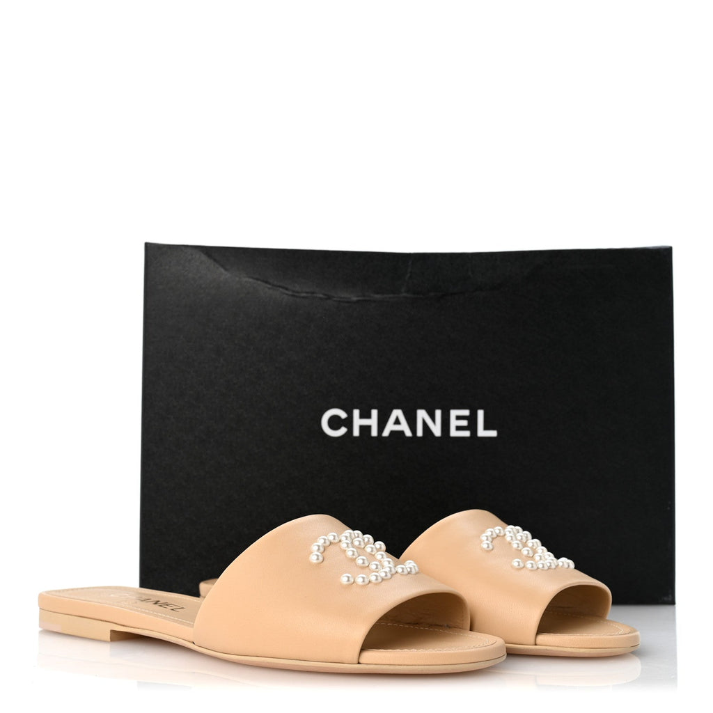 Lambskin Pearl CC Sandals 39 Black