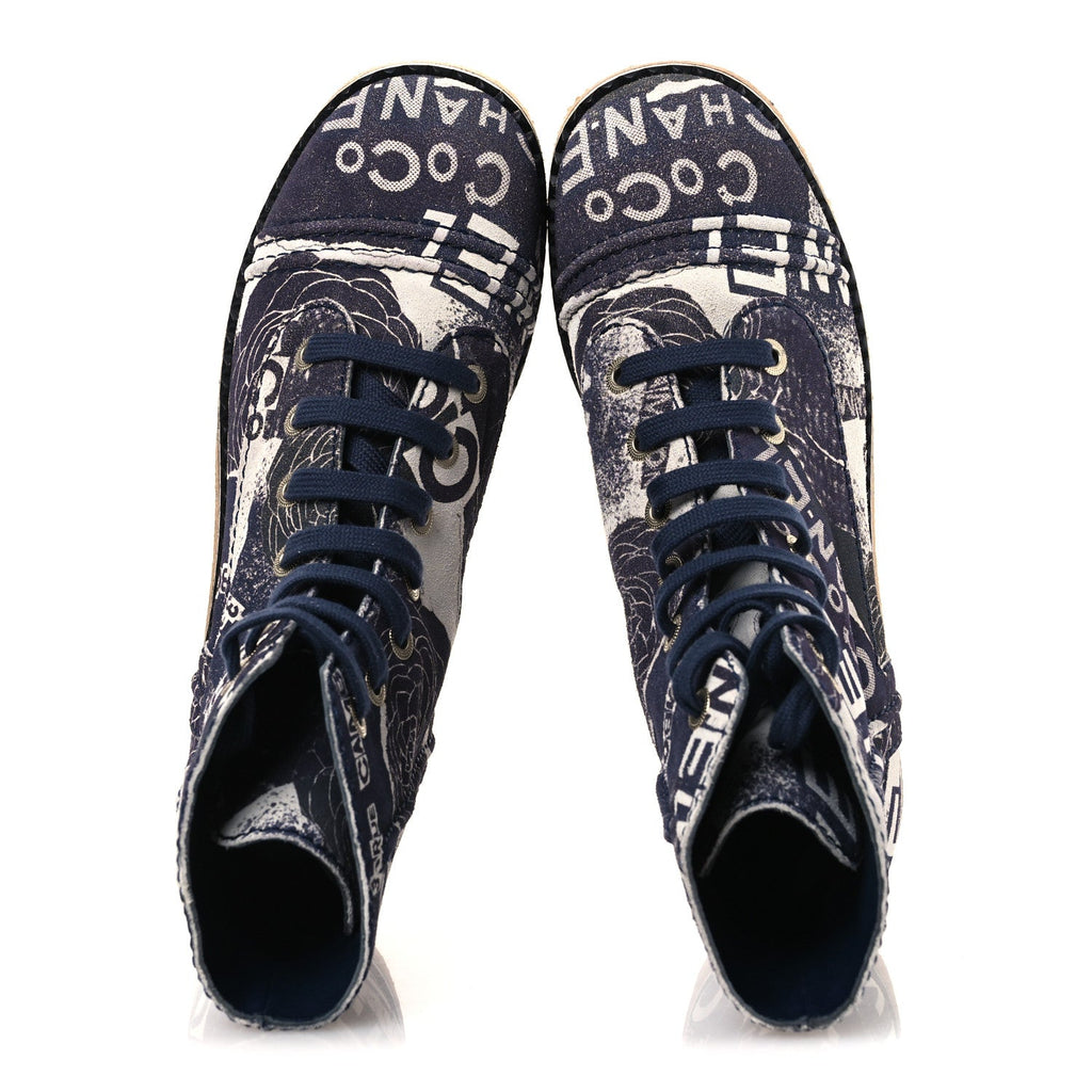 Suede Calfskin Printed CC 31 Rue Cambon Lace Up Combat Boots 39.5 White Navy