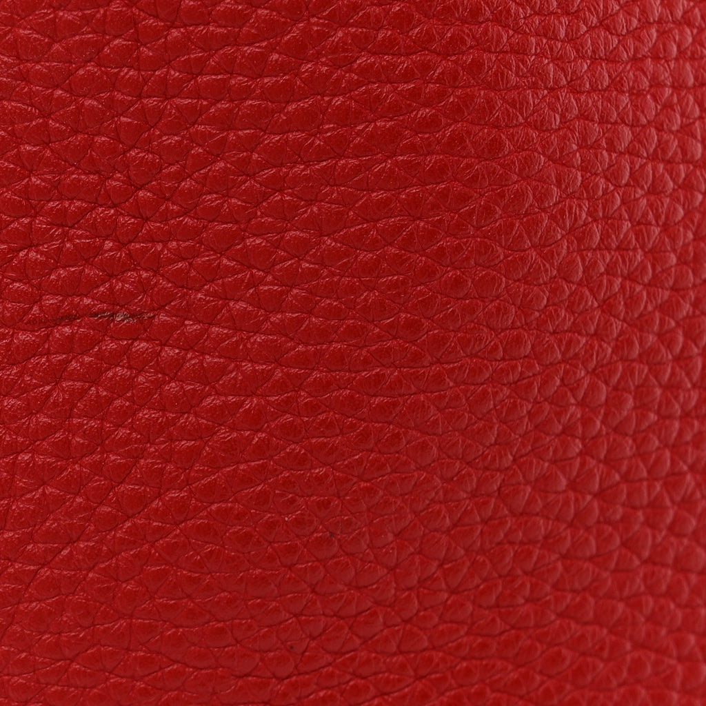 Pebbled Calfskin Large Soho Hobo Tabasco Red