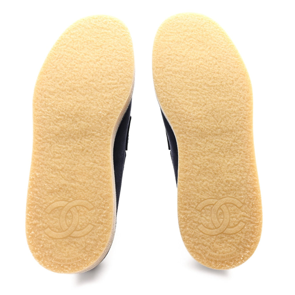 Suede Calfskin Pearl CC Moccasin Loafers 37 Navy