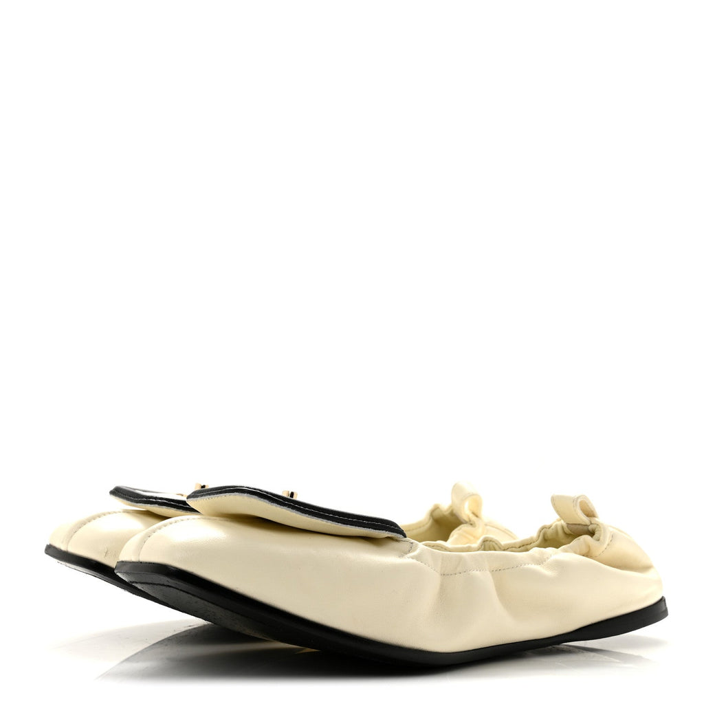 Lambskin CC Turnlock Ballerina Flats 37 Ivory Black