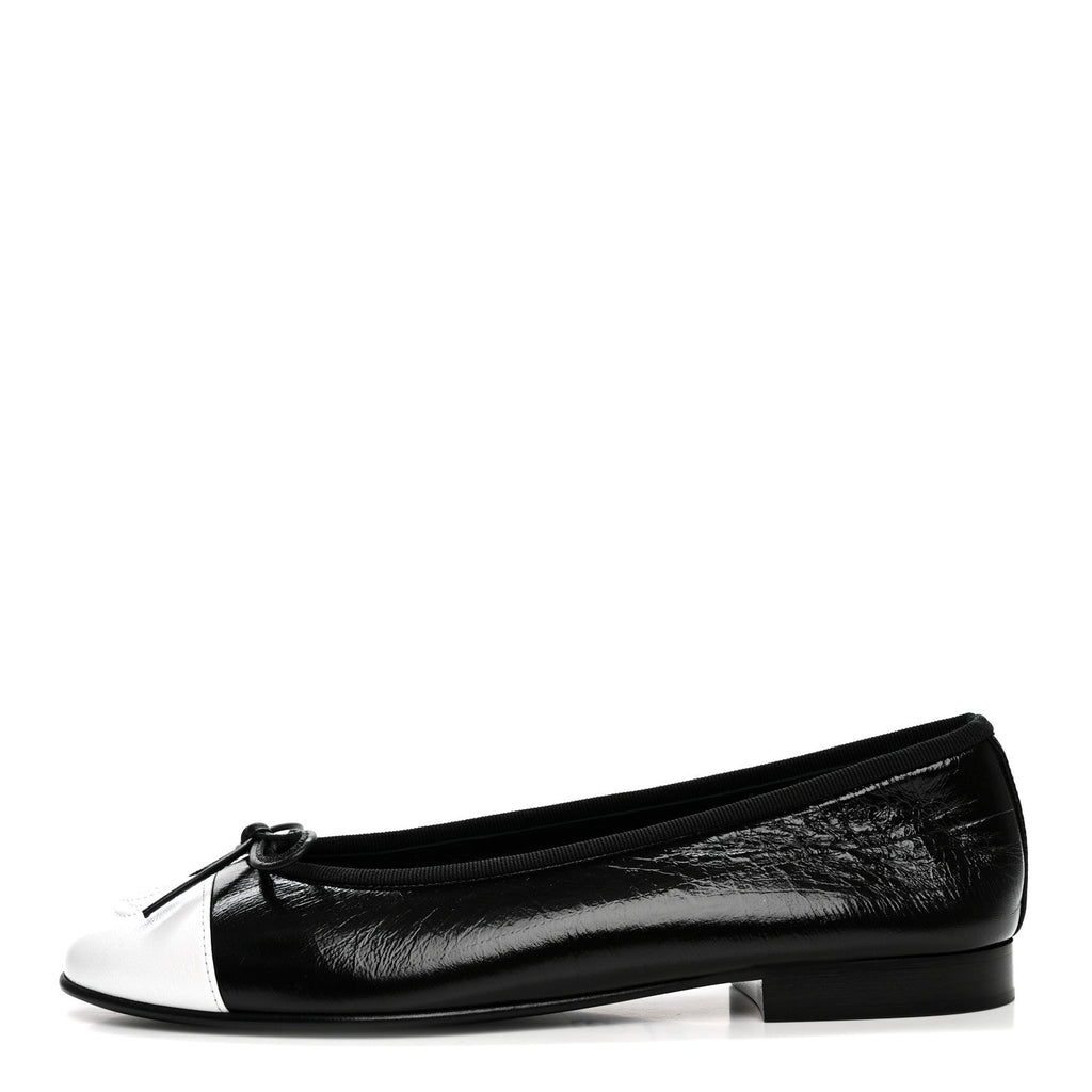 Crumpled Shiny Lambskin Cap Toe CC Ballerina Flats 36.5 Black White