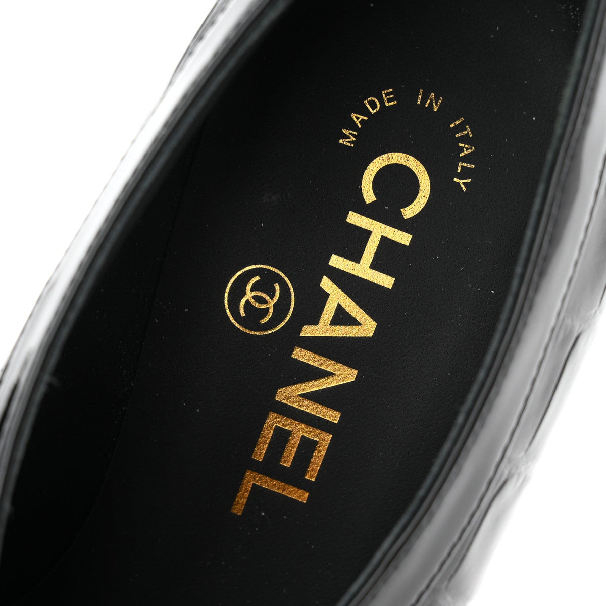 Crocodile Embossed Patent Calfskin Pumps 38.5 Black