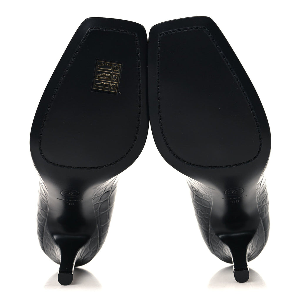Crocodile Embossed Patent Calfskin Pumps 38 Black