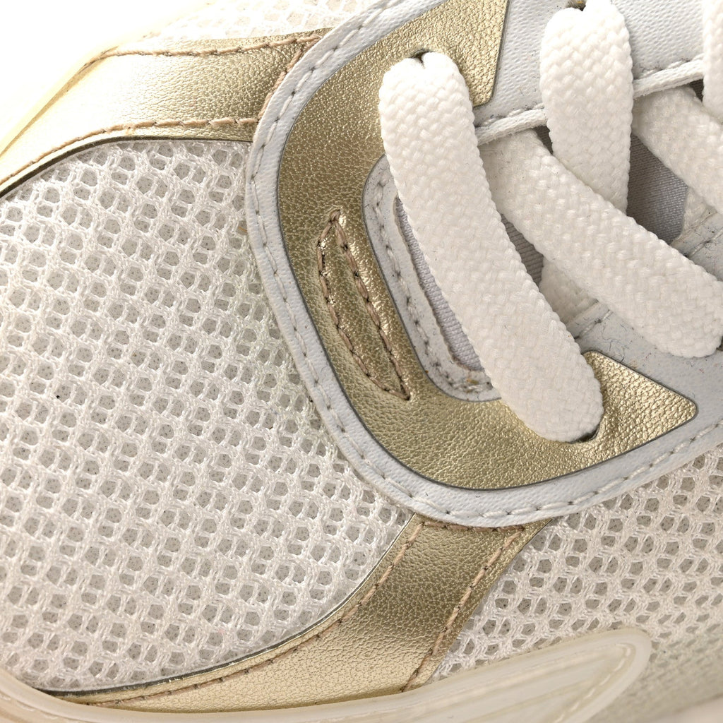 Monogram Calfskin Run 55 Sneakers 40 White