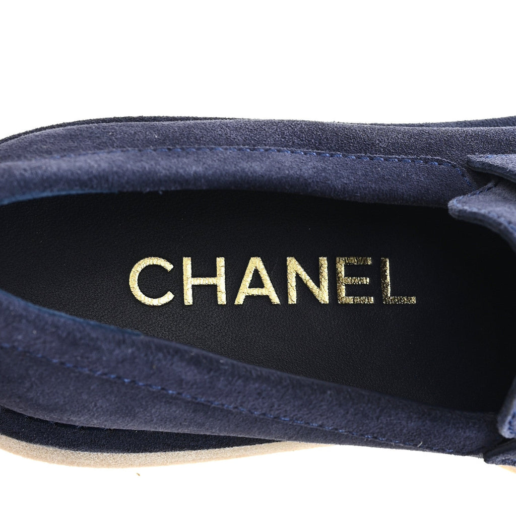 Suede Calfskin Pearl CC Moccasin Loafers 37 Navy