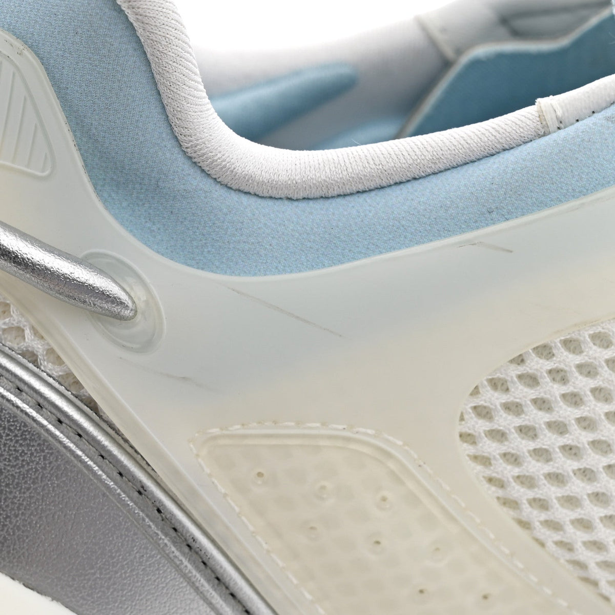 Metallic Calfskin Technical Mesh Rubber Run 55 Sneakers 36 Bleu Clair