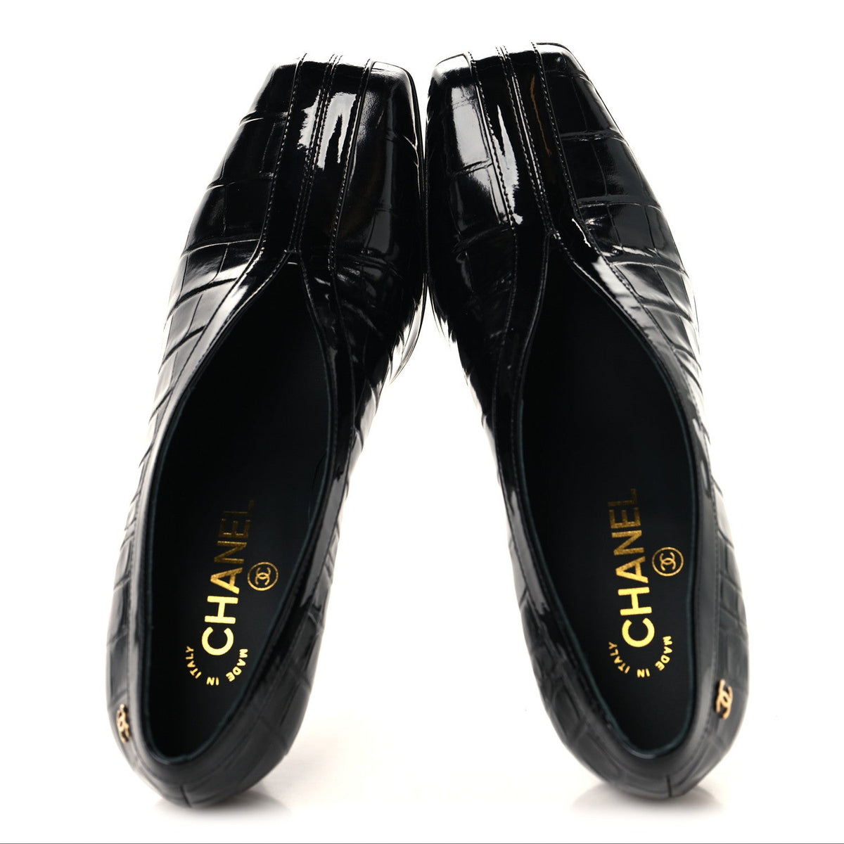 Crocodile Embossed Patent Calfskin Pumps 38 Black