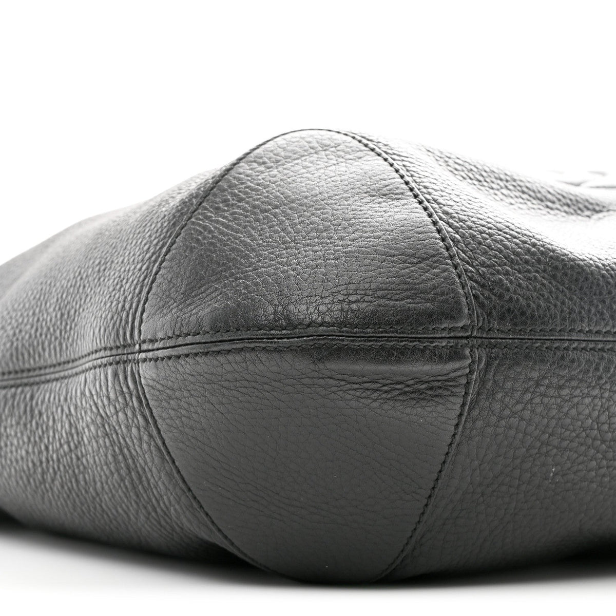 Pebbled Calfskin Medium Soho Chain Hobo Black