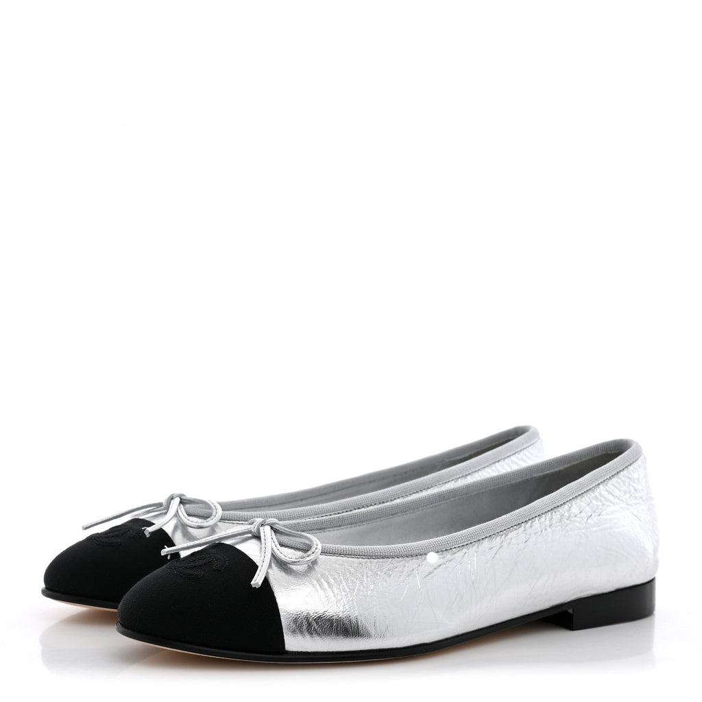 Laminated Crumpled Lambskin Grosgrain Cap Toe CC Ballerina Flats 38.5 Silver Black