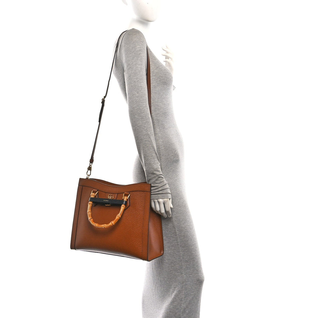 Textured Dollar Calfskin Large Diana Tote Bag Cuir Black