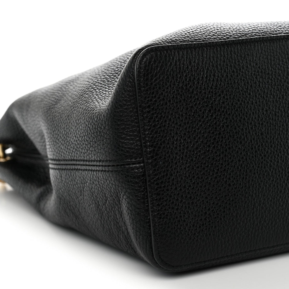 Pebbled Calfskin Large Soho Hobo Black