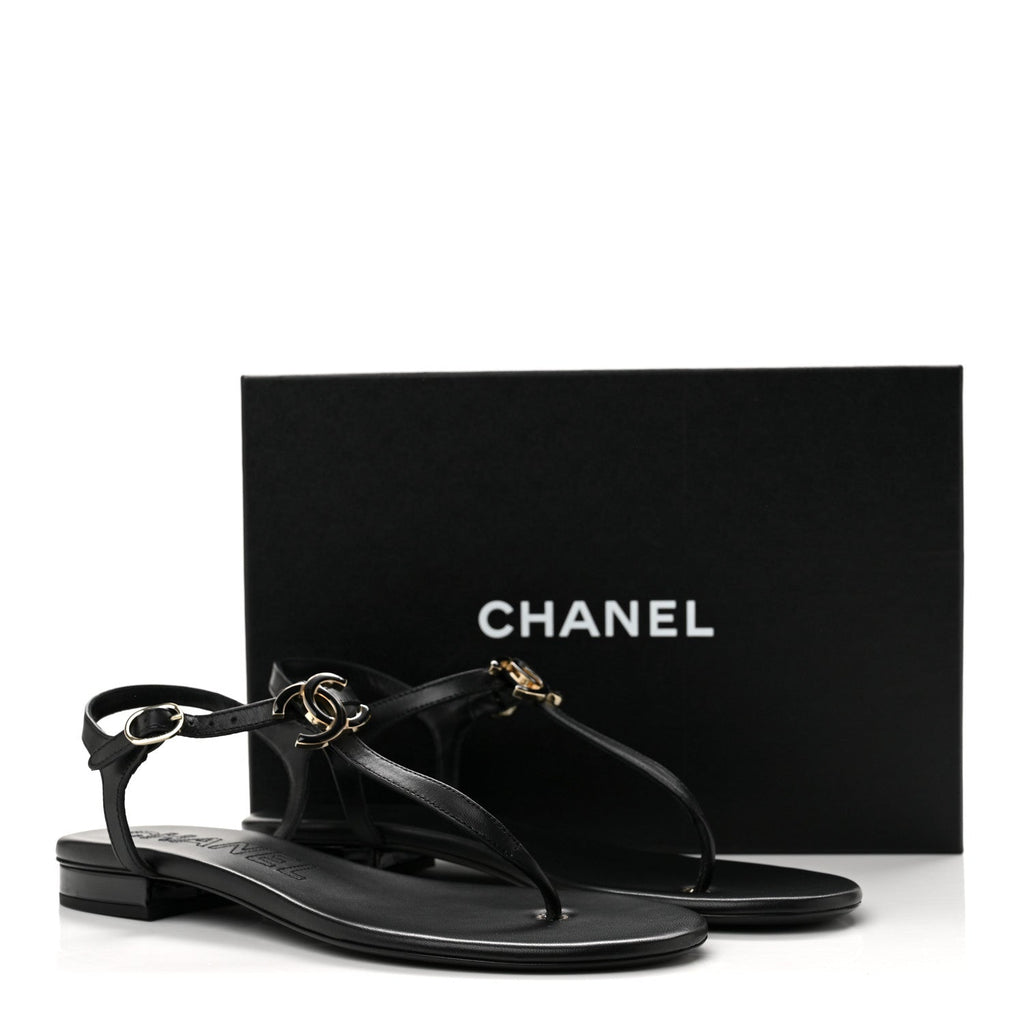 Lambskin Enamel CC Thong Sandals 41 Black