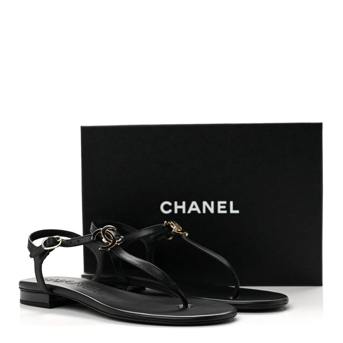 Lambskin Enamel CC Thong Sandals 41 Black