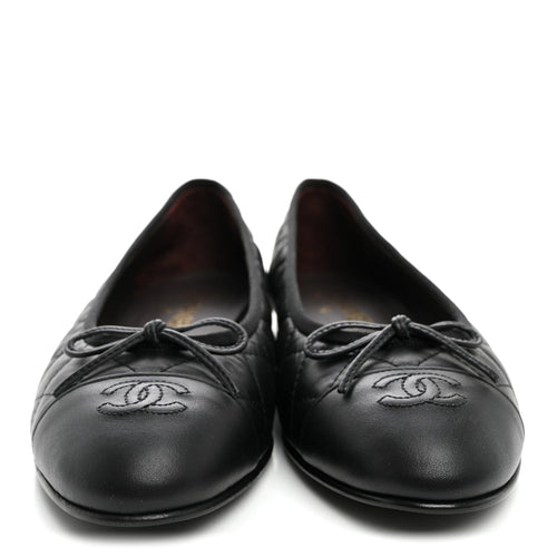 Aged Calfskin Quilted CC Cap Toe Ballerina Flats 41 Black