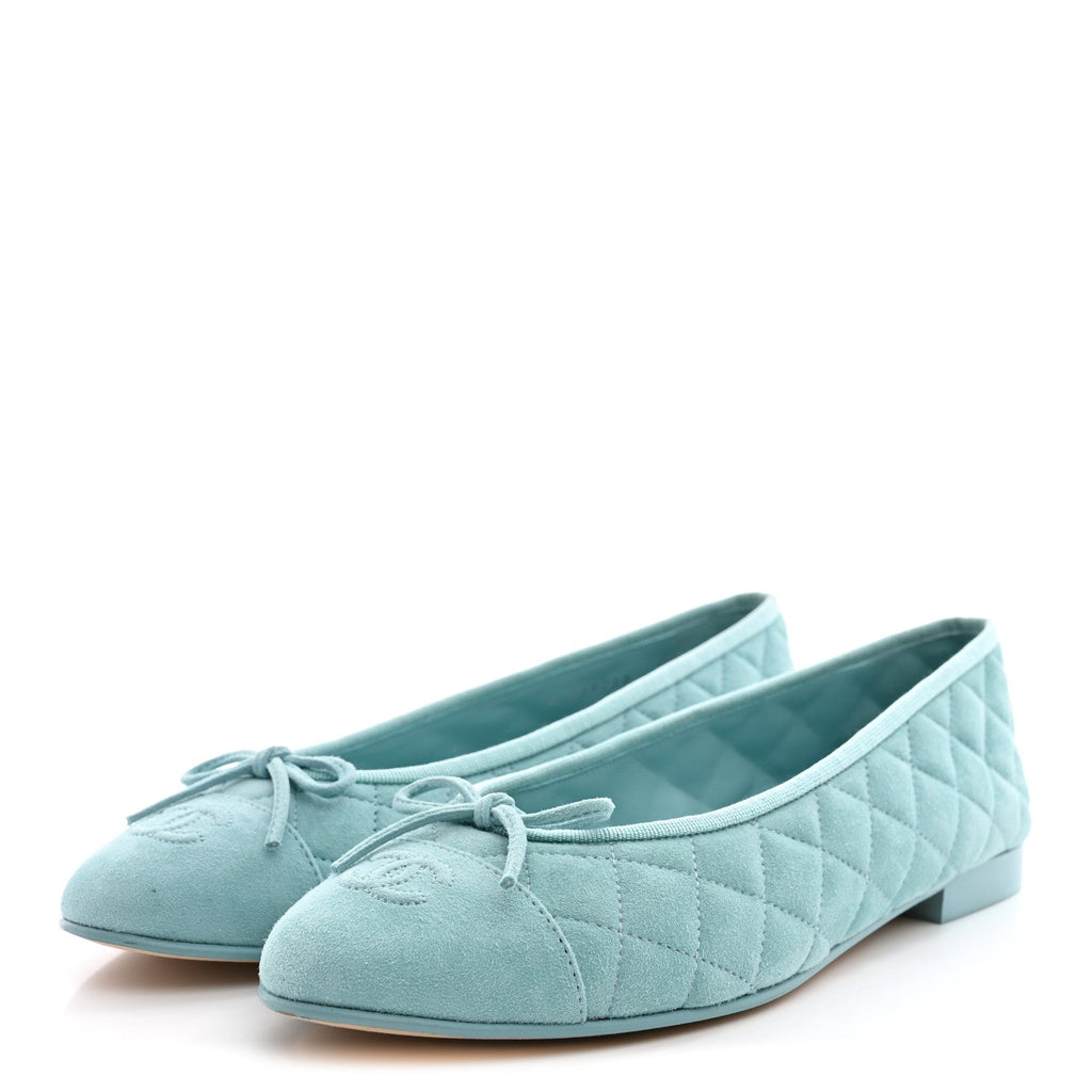 Suede Calfskin Quilted Cap Toe CC Ballerina Flats 41 Light Blue