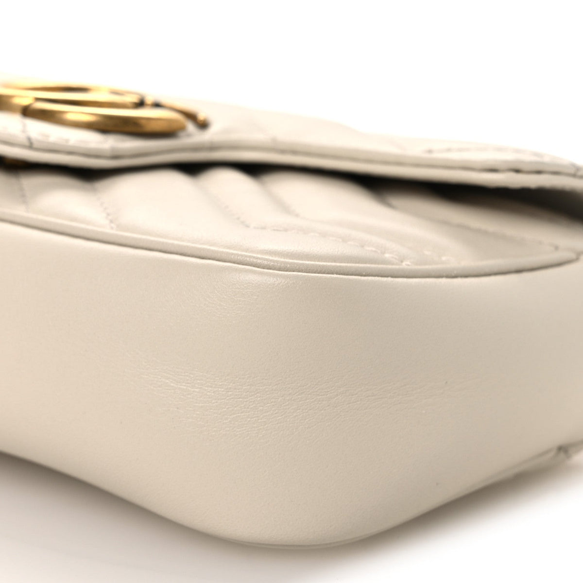 Calfskin Matelasse Super Mini GG Marmont Shoulder Bag White