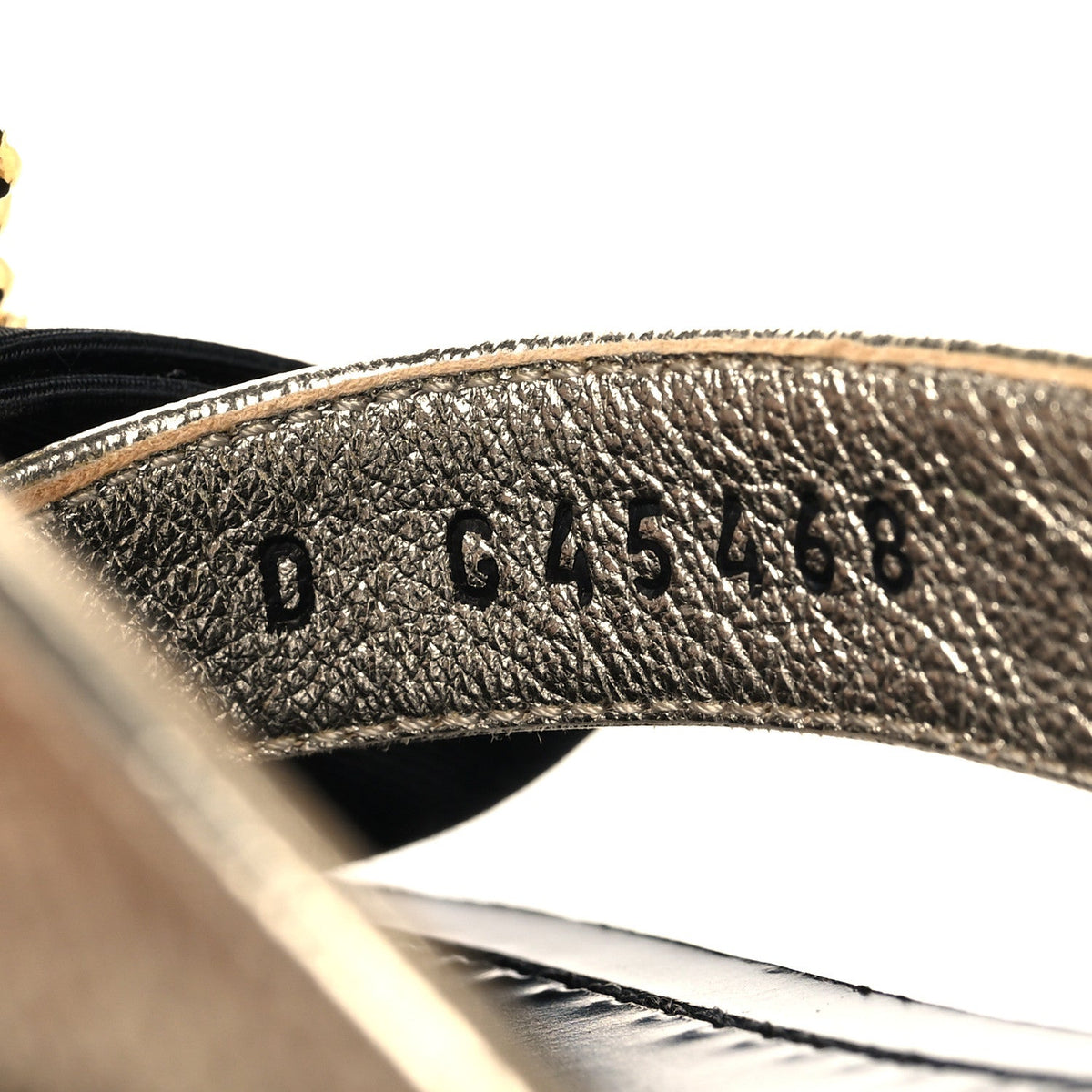 Metallic Laminated Goatskin Grosgrain Bow Pearl Thong Sandals 37 Gold