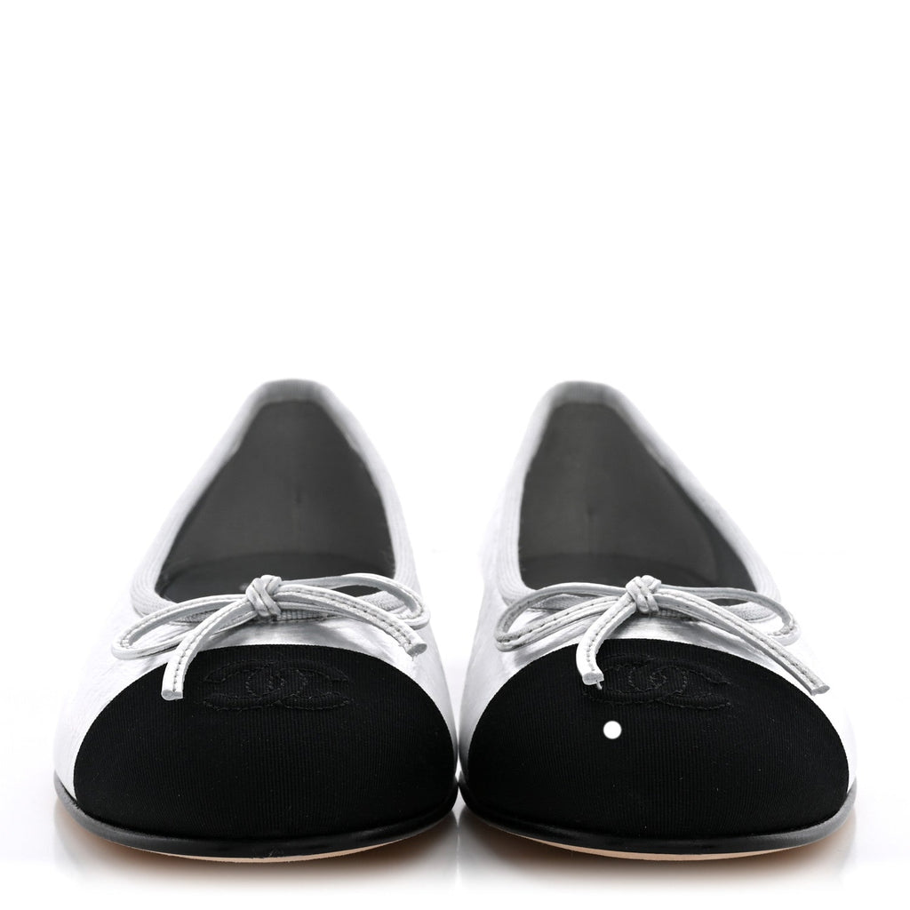 Laminated Crumpled Lambskin Grosgrain Cap Toe CC Ballerina Flats 38.5 Silver Black