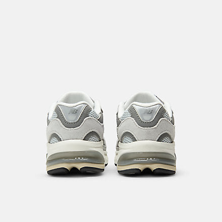 2010 Lace - New Balance